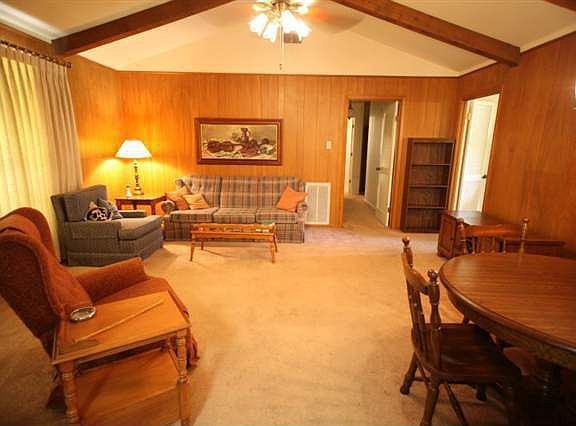 3rd image of 475 Potter Dr