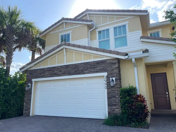 3990 Pelicano Way, Pompano Beach, FL 33064