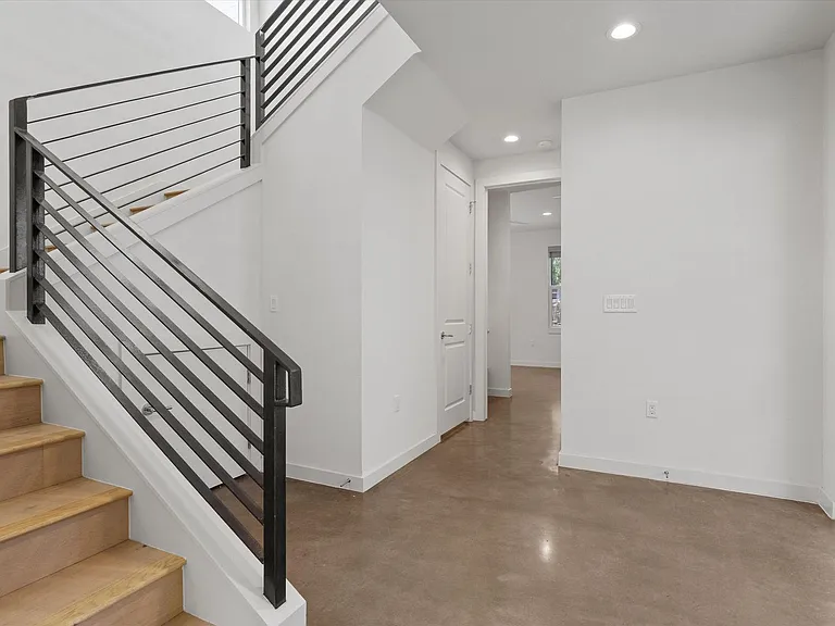 2509 S 4th St — Photo 16