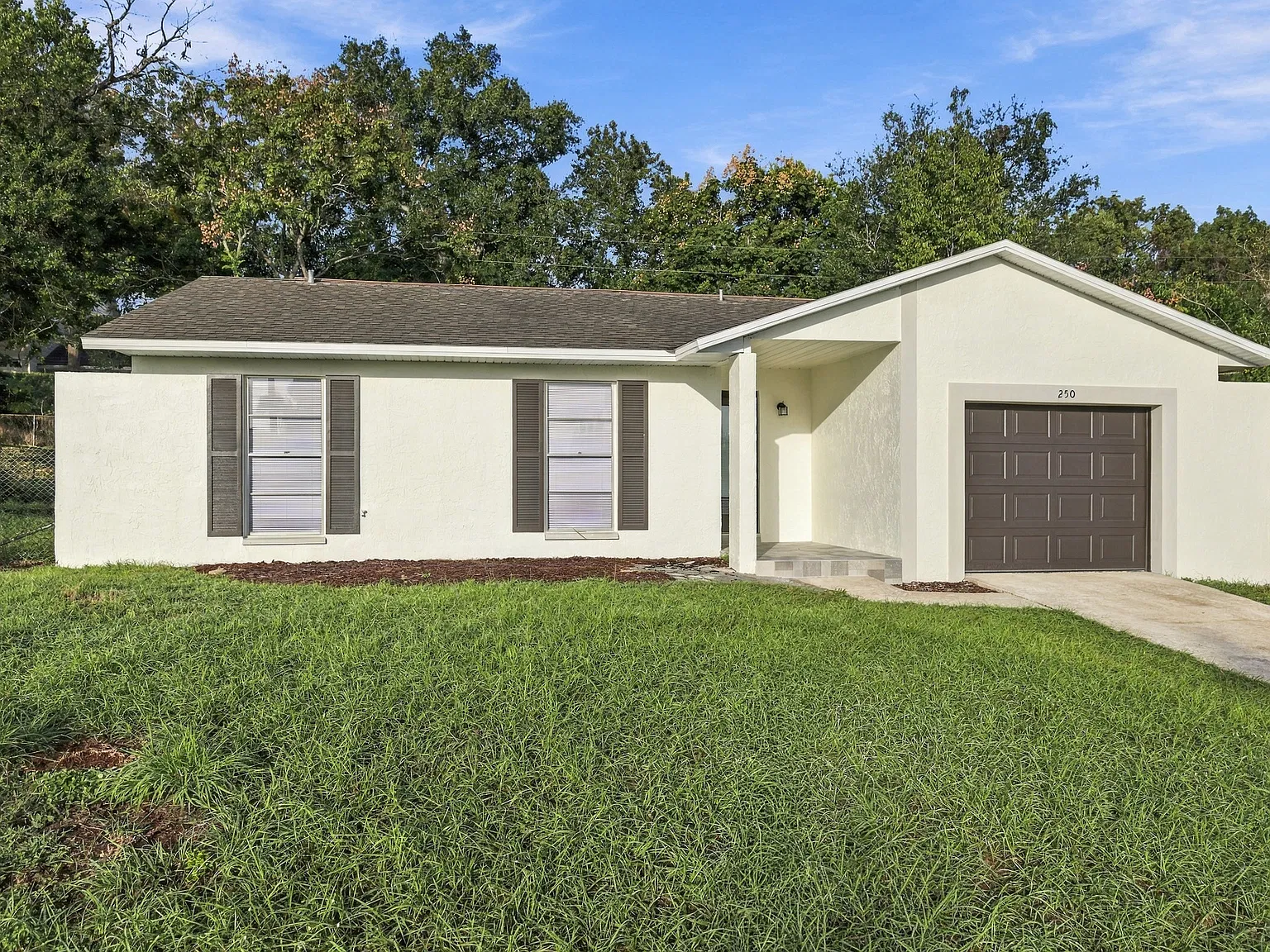 3 bed, 2.0 bath, 1040 sqft, $1,695 — Photo 1