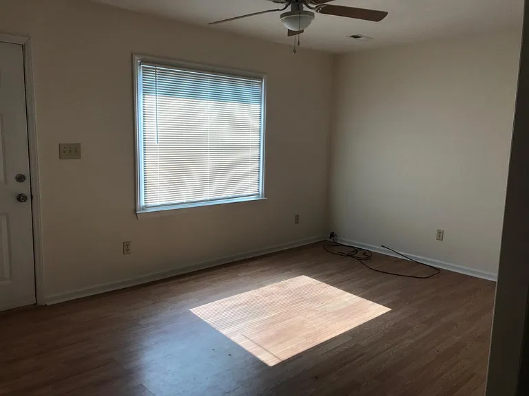 322 S Center St — Photo 4