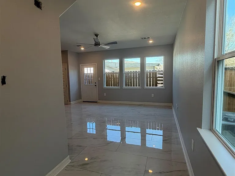 9319 Noel St — Photo 2