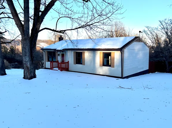 433 Apple Jack Cir, Linden, VA 22642