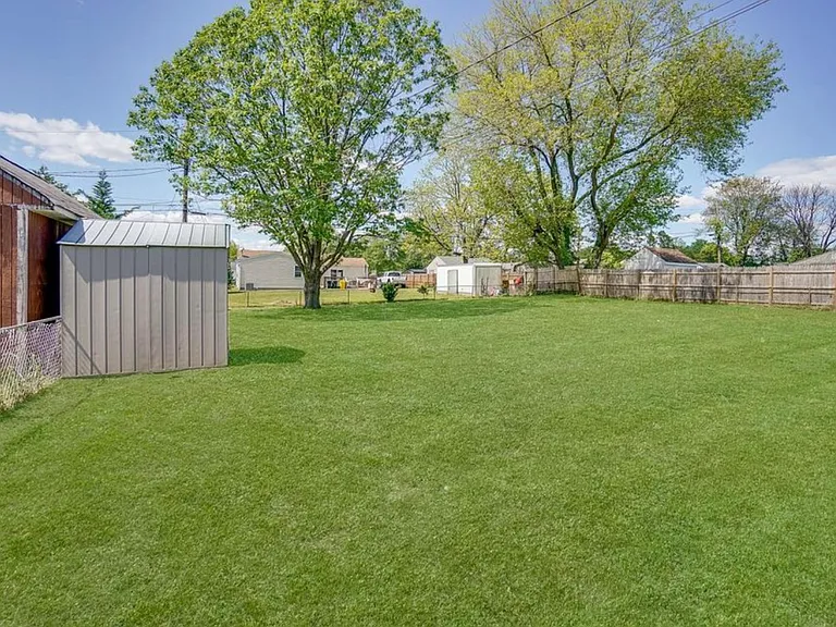12 Normandy Dr — Photo 17