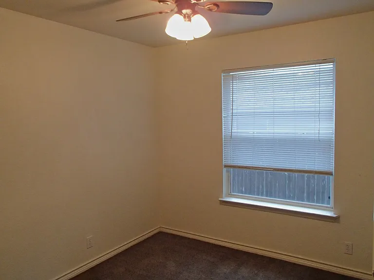 304 Tamara Dr — Photo 6