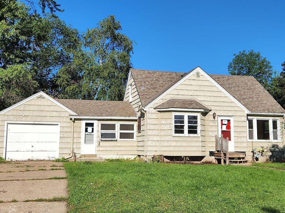 1st image of 1027 McCammon Ave