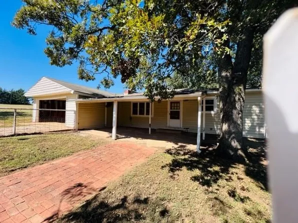 26214 E 19th St, Yale, OK 74085