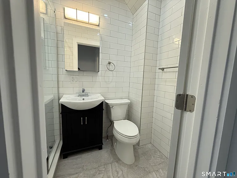 44 Franklin St — Photo 10