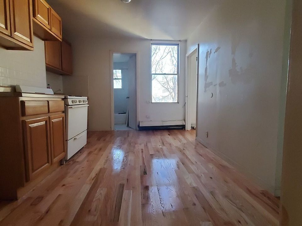 2nd image of 678 4th Ave #2CC