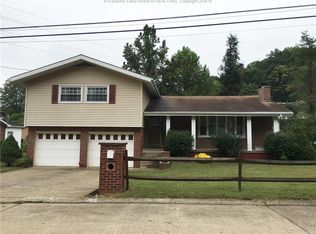 109 Brookhaven Dr, Nitro, WV 25143