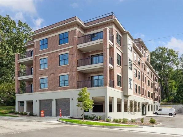 1740 E South Bend Ave #E404, South Bend, IN 46635