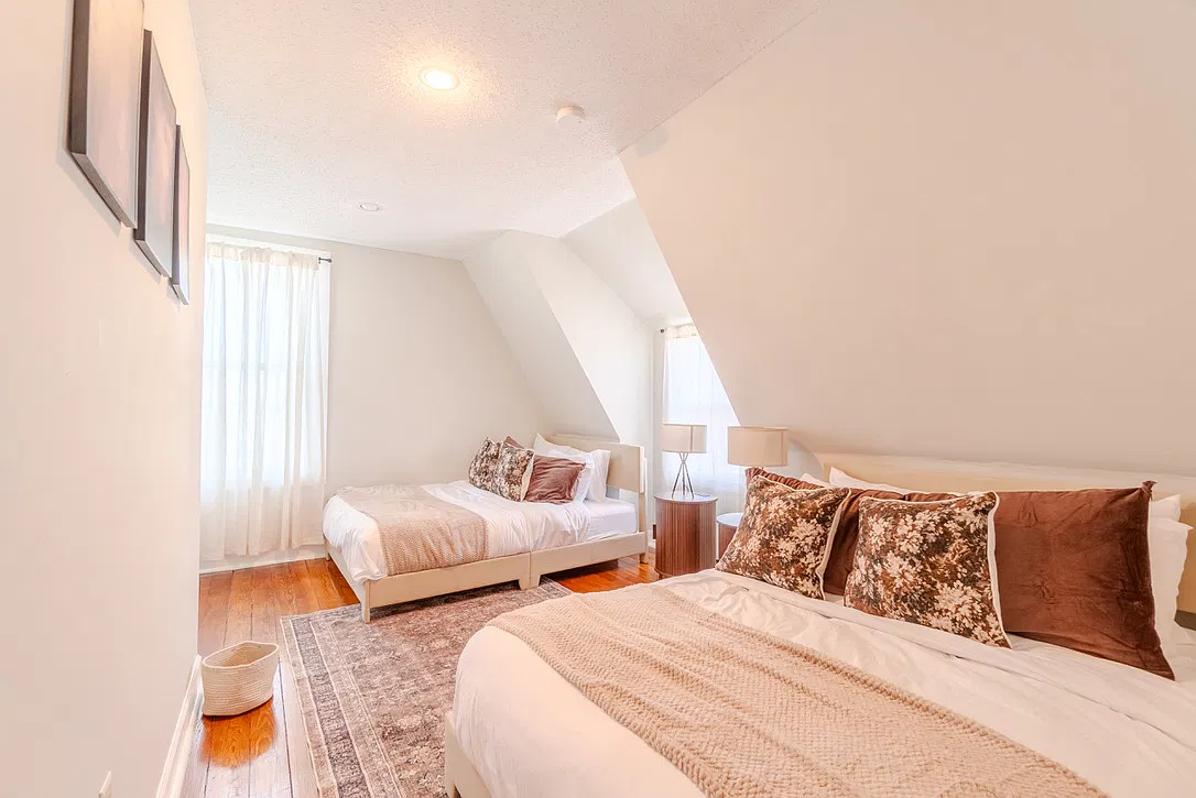 5 bed, 9999 sqft, $5,500 — Photo 4