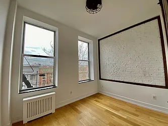 Rented by EXR Somerset LLC