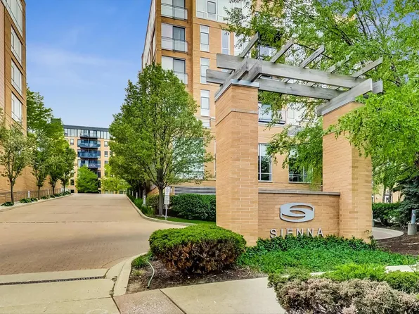 1720 Oak Ave #403, Evanston, IL 60202