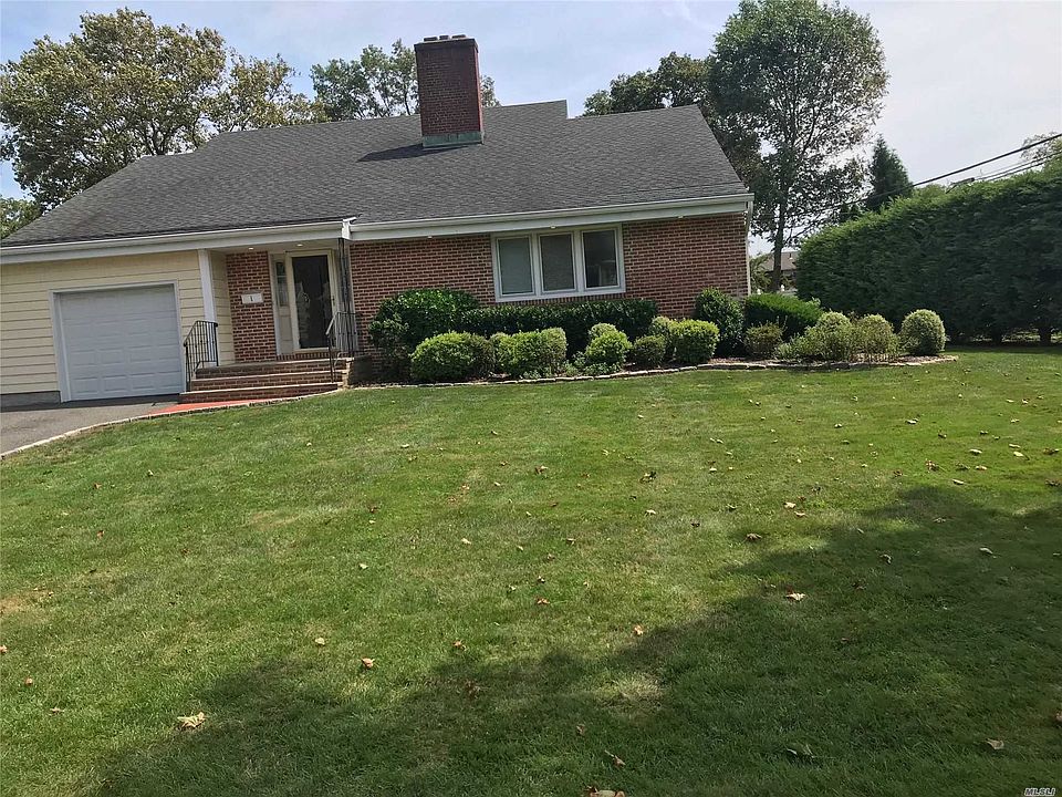 1 Whitehall Blvd S, Garden City, NY 11530 Zillow