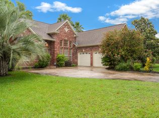 2002 S Shore Blvd, Montgomery, TX 77356