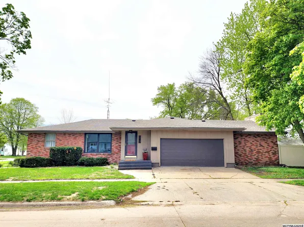 1205 9th St NW, Mason City, IA 50401