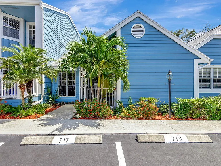 716 Ocean Dunes Cir — Photo 8
