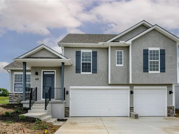 27021 E Dogwood Ln, Lake Lotawana, MO 64086