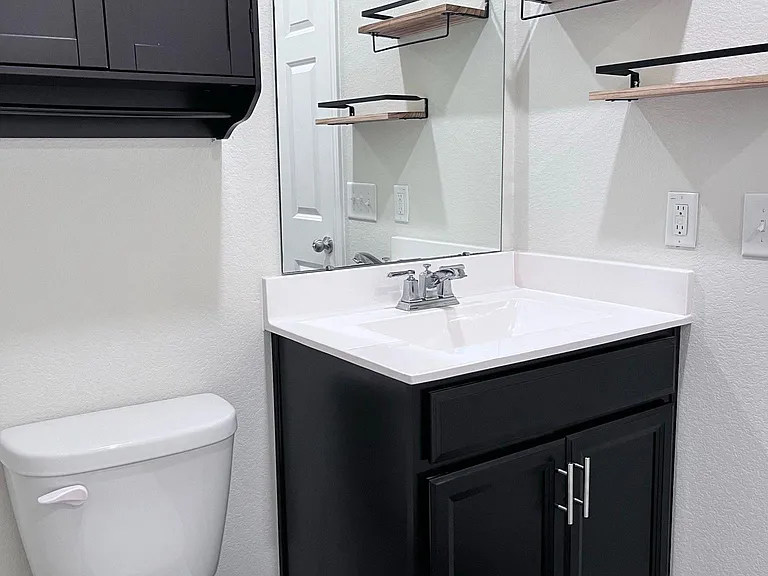 Master bedroom bathroom