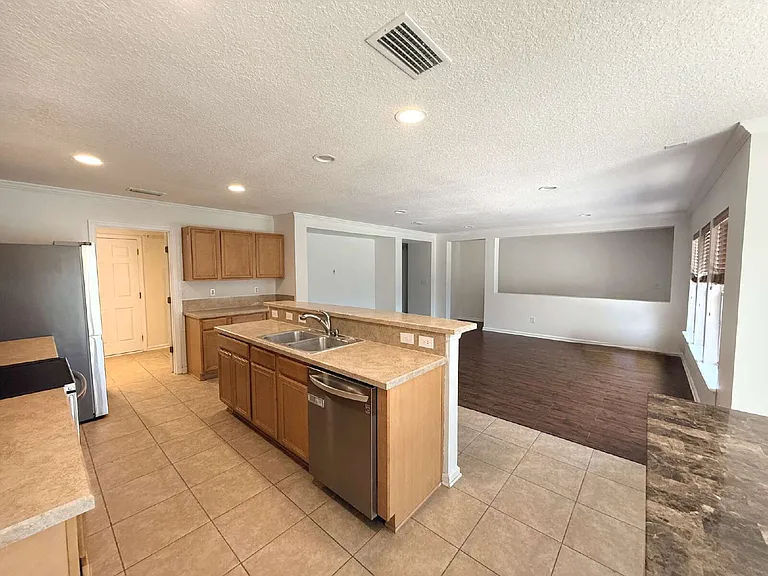 436 Bostwick Cir — Photo 10