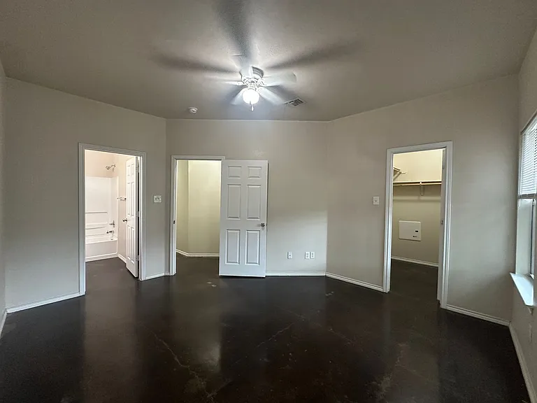 5731 Golf Hts #1 — Photo 9
