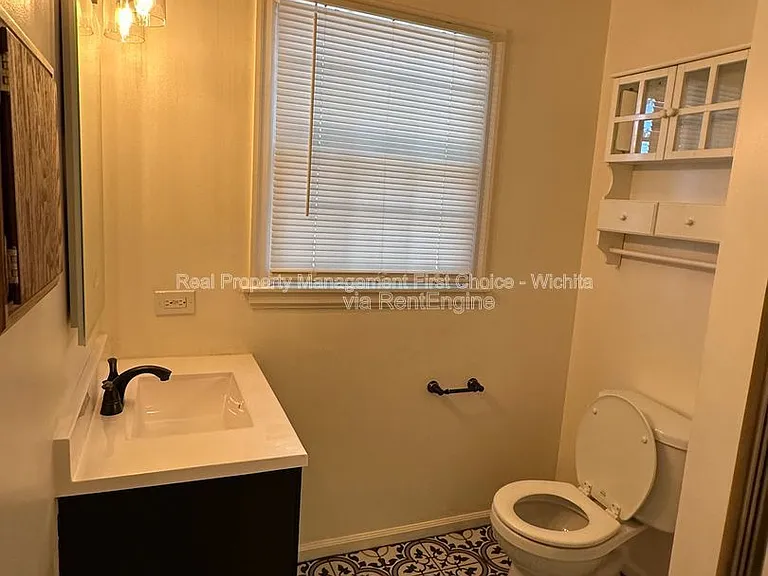 333 N Oliver St — Photo 10