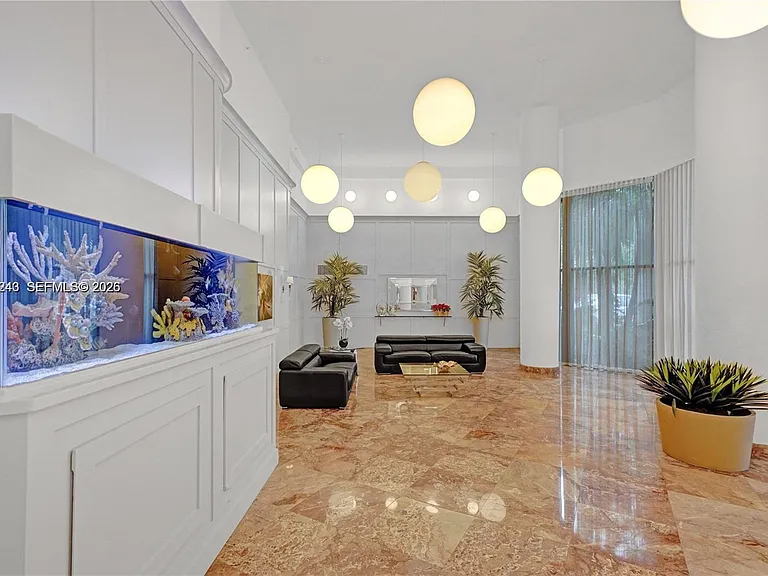3600 Mystic Pointe Dr — Photo 7