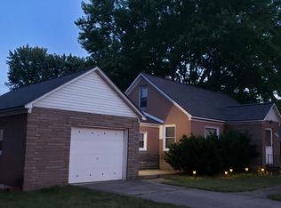 2111 W Forteen Mile Rd, Royal Oak, MI 48073