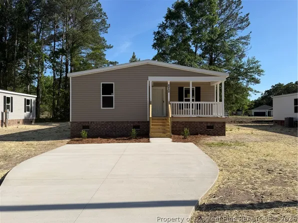 4056 Lodge Dr, Wade, NC 28395