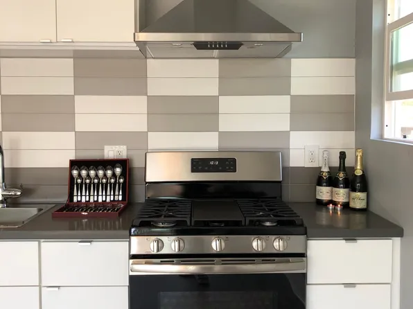 323 Portland Ave APT 3, Oakland, CA 94606