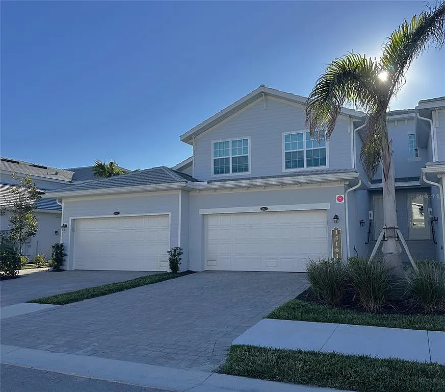 3 bed, 2.0 bath, 1741 sqft, $4,200 — Photo 1