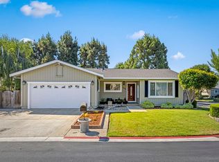 1048 Primrose Ln, Gilroy, CA 95020