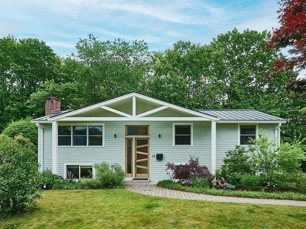 68 Blackberry Ln, Northampton, MA 01060