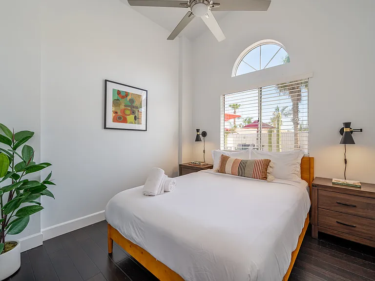 Calico Cir — Photo 23