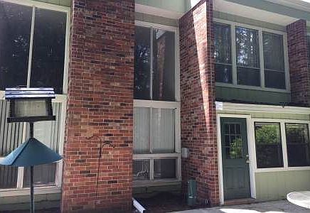 2nd image of 215 NW Fairway Hills Gln Unit 19