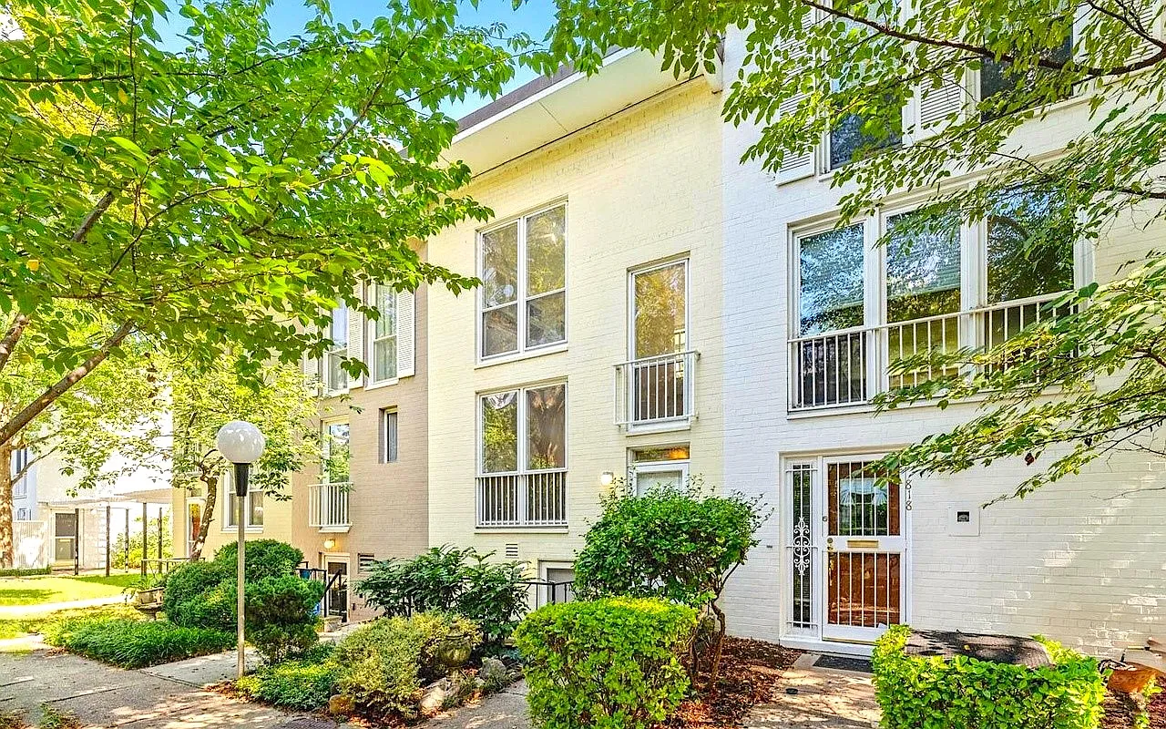 2 bed, 1.5 bath, 1065 sqft, $3,650 — Photo 1