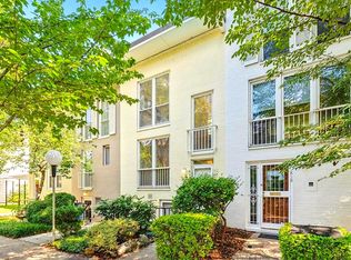 816A 3rd St SW, Washington, DC 20024