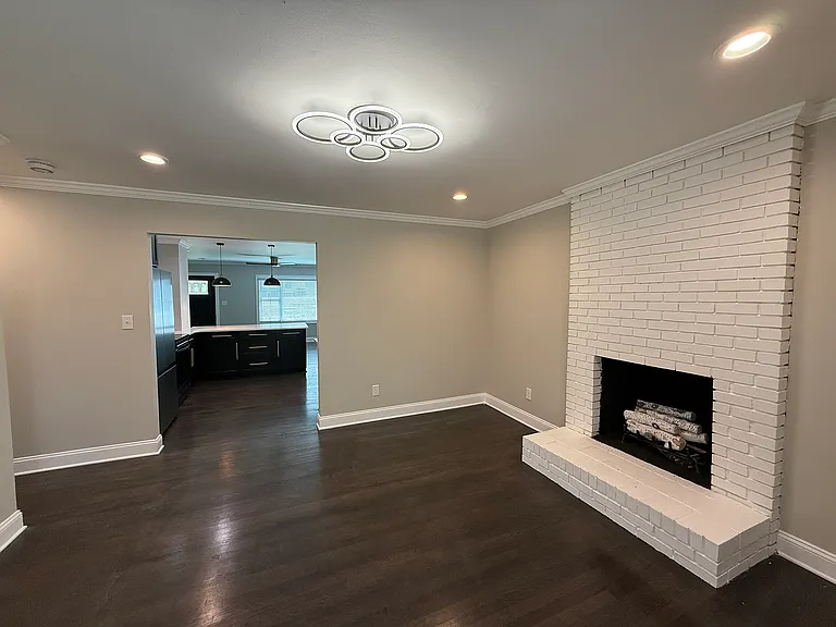 215 Walnut St — Photo 10