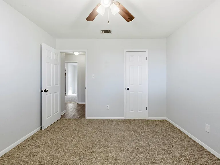 3721 Avenue R — Photo 34