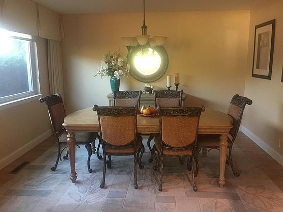 3rd image of 251 Silverado Ct