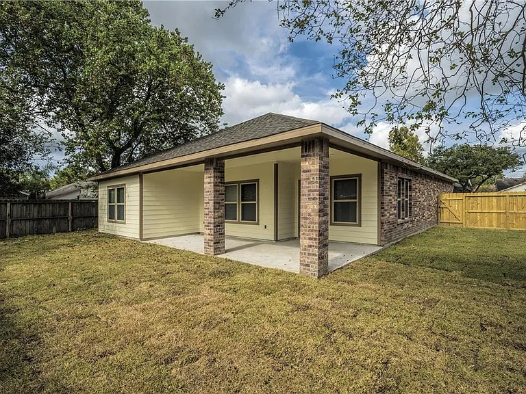 18702 Shay Ln — Photo 12