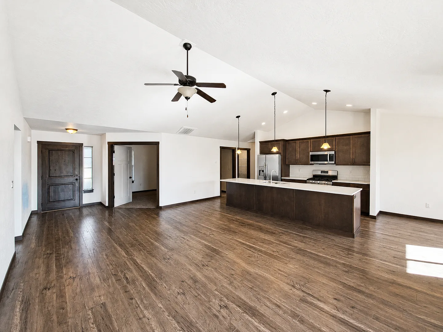 2703 N Fordham — Photo 3