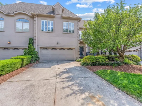225 Castellan Dr, Greer, SC 29650