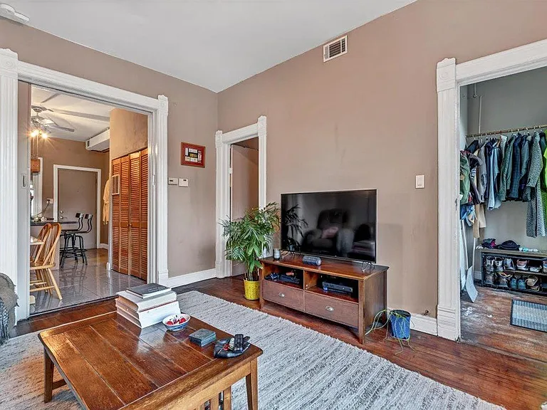 1410 N Maplewood Ave #2 — Photo 6