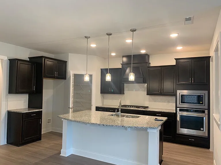 1176 Carlisle Pl — Photo 3