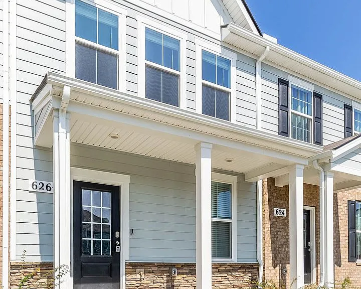 626 Longtail Ln — Photo 2
