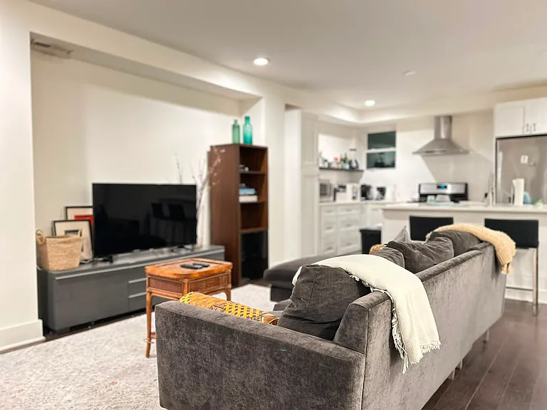 18 Q St NW #1 — Photo 1