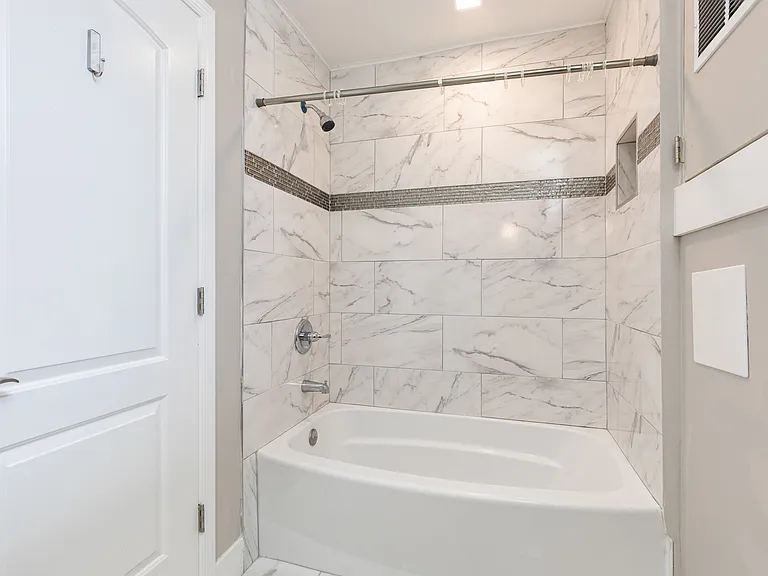 734 S Robinson St — Photo 18