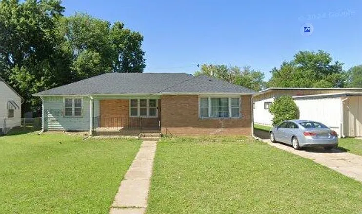 823 Russell Ave — Photo 1